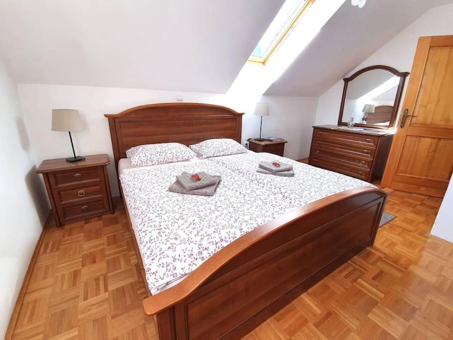 House Pucnk-Beautiful Countryside Villa Zelezniki Екстериор снимка